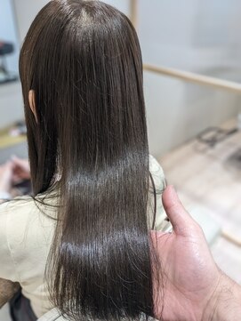 ジーナ 川崎(Zina) 透明感◎オリーブベージュ　zina川崎 永田