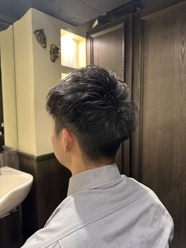 バレス 田町(BALES) [スキンフェード/ツイストスパイラル/田町]