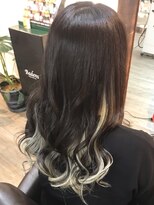 アティック(attic)&nbsp;ミディアム/ロング/レイヤーカット/ケアブリーチ/インナーカラー