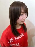 オリーブベージュ 顔周りレイヤー ミディアム 20代 30代
