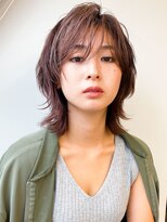 20代30代前下がりショートツヤ感ボブウルフレイヤーカット