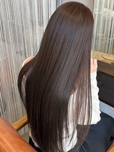 髪質改善メニュー3【ハリウッドトリートメント】で、圧倒的クセ収め「収まりがある」ツヤ髪へ