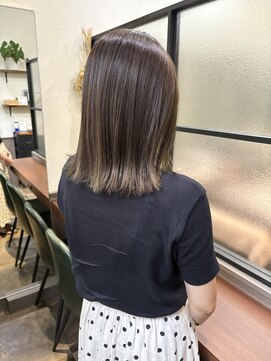 プチメゾントウキョウ(Petit Maison Tokyo) オリーブブラウン_切りっぱなしボブ