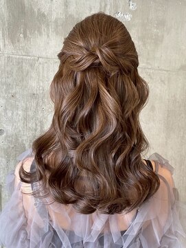 大人可愛いハーフアップ