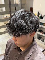ノイセル(Noisyle)&nbsp;MEN’S HAIR/波巻きツイストスパイラル/リバースセンターパートO