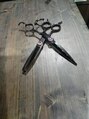 ヘアーアンドビューティ カリテス(Hair & Beauty Charites) 僕の相棒のシザー♪切れ味良くて髪も断面が綺麗です( ´ー`)