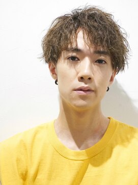 ゴールドシブヤ(GOALD SHIBUYA) ツイストスパイラル波打ちスパイラルセンターパート刈り上げ束感