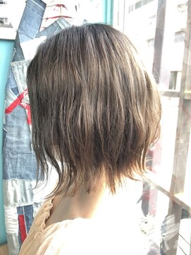 レア(Le'a) 波ウェーブボブスタイル