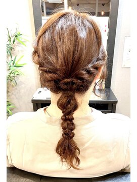 ラシクベル(Lashiku Belle) 編みおろしヘアアレンジ