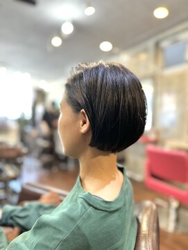 1+ アンプリュス(Unplus) ワンレングスマッシュショート/市川駅