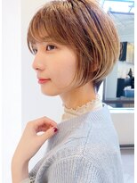 20.30.40代大人可愛い小顔ひし形耳掛けショートボブミセス/三畑