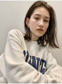 前髪なしウェットヘアのミディアム切りっぱなし【銀座】
