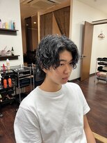 ソラ(SOLA)&nbsp;センターパートミディアムパーマ