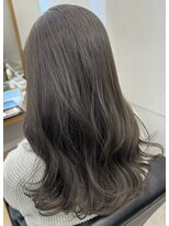 リュクスバトーバイトリコ 船橋南口店(Luxe BATEAU by tricot) Cool Greige