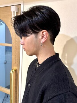 クレビアテン(CreBiA ten_) センターパート　ニュアンスパーマ　フェザーパーマ