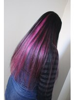 ビアージュ(Viage)&nbsp;:ロングヘア　:インナーカラー　:ピンクカラー