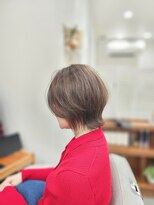 ツナグ(TSUNAGU) 外はねショート×ラベンダーアッシュカラー