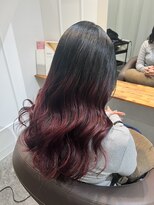 ユニヘアデザイン 徳島店(Uni. hair design)&nbsp;ブラック×カシスレッドのグラデーションカラー