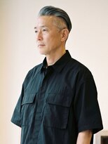 エムエイチバーバー 肥後橋(MH THE BARBER)&nbsp;グレイヘア×フェードオールバック【肥後橋駅・西梅田・本町】
