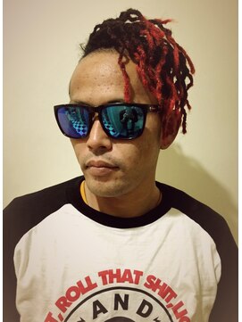 ゴーゴーヘアー(GOGO HAIR) 黒から赤のグラデーションが効いたショートウェーブドレッド☆