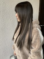 ディー エメ(D-aimer-)&nbsp;濃いめブラウンにナチュラルアッシュのメッシュ入りエクステ