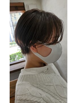 イル(iLu.) ペールアッシュショート