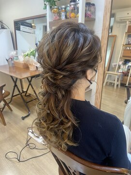 ロカット サロン(Roquat Salon) 大人ゆるふわハーフアップアレンジ【立川/立川/卒業式袴】
