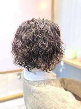 カームバイリベルタ(calm by Re:berta) しっかり強めパーマでボリュームを☆