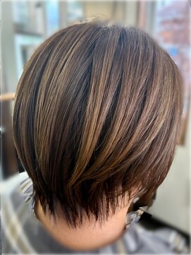 ピックアップ(Pick UP) 丸みショートボブ　30代40代50代