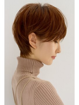 ショートレイヤー　ハイライト　ブリーチ　白髪ぼかし