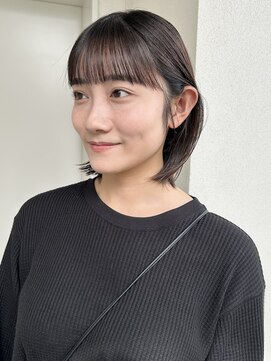 カサネ(casane) 肩上ボブとワイドな前髪／品のある艶感カラー