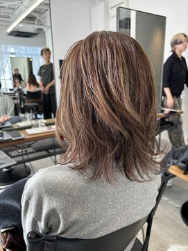 テラス トヨタ(Telasu Toyota) 海外ガール風スタイルの細めハイライトとレイヤーボブ◎