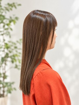 ゼル イオンタウン名西(ZELE) ミディアムストレートヘア