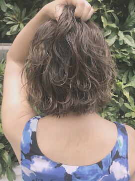 レイドバック(LAID BACK) ランダムカールで作るボブスタイル★モードヘア