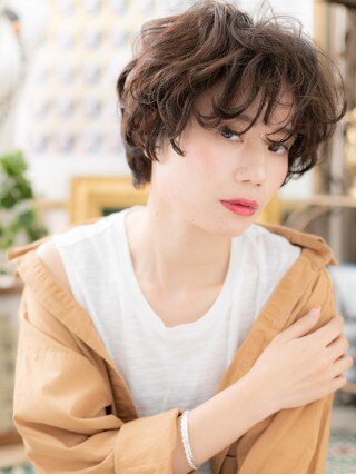 アシンメトリーなくせ毛風マッシュショートa上尾20代30代40代