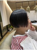 ショートボブ　ハンサムショート　切りっぱなしボブ