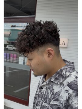 ジゼラ(GISELA) スペインカール フェードカット