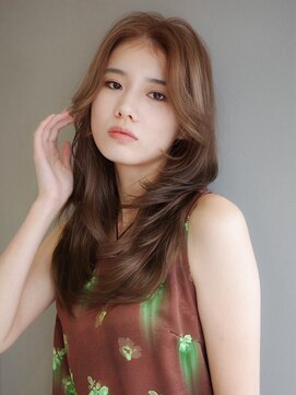 シア(sia) 韓国風くびれレイヤー髪質改善ピンクベージュ小顔美髪20代30代