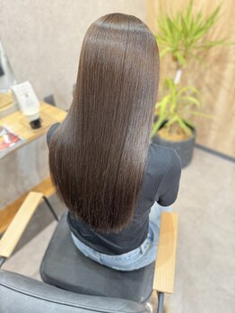 ダメージを最小限に抑えまとまりのあるツヤやかな仕上がりに◎厳選したトリートメントで持ちの良い美髪へ♪