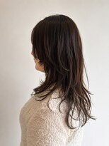 ナップヘアー(nap hair)&nbsp;抜け感たっぷりレイヤーでつくる大人ミディ