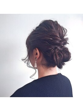 ピエドプール(PiED DE POULE) 波ウェーブで作る★ギブソンタック