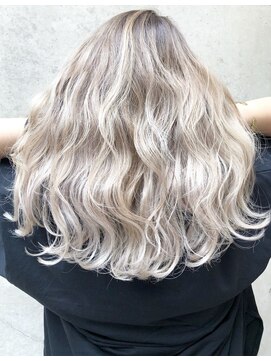 ローグ(LOGUE) 【LOGUE】外国人風ブロンド×バレイヤージュ