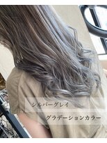 インス(ensue)&nbsp;大人可愛い☆外ハネ×韓国風3Dシルバーグラデーション◇中島