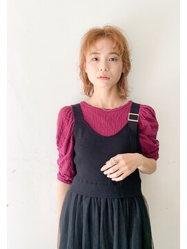 アンヘアー(UNHAIR by shiomiH) くるくるミディアム×ハイトーンオレンジベージュ/春パーマ