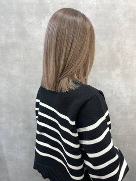 クリスタルマジック 本店(CRYSTAL MAGIC) ベージュ×切りっぱなしロブ