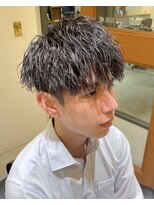 フリーク バーバーショップ 都島店(FREAK BARBER SHOP) 黒髪縦落ちツイストスパイラルパーマツーブロックマッシュ