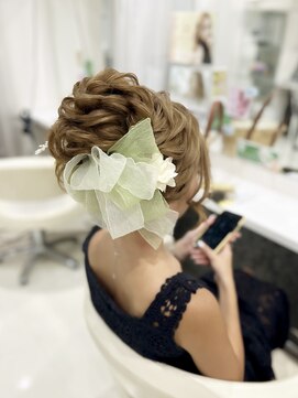 サロン ド リリー(salon de Lily) 海外セレブ風アップヘア♪