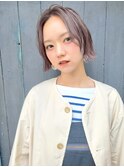 ピンクグレージュが主役 切りっぱなしボブ