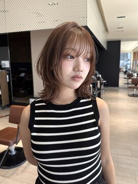 アフロート ギンザ(AFLOAT GINZA) 20代30代40代 レイヤーカットで作るくびれミディアム