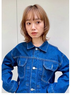 ヒュー 広島(HEW) 20代30代顔周りふんわりミディアムヘア